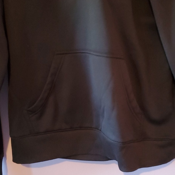 Under Armour sweater - Picture 2 of 7